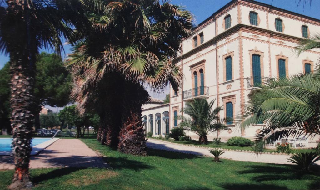 Villa Montanari Rosati Porto San Giorgio Buitenkant foto