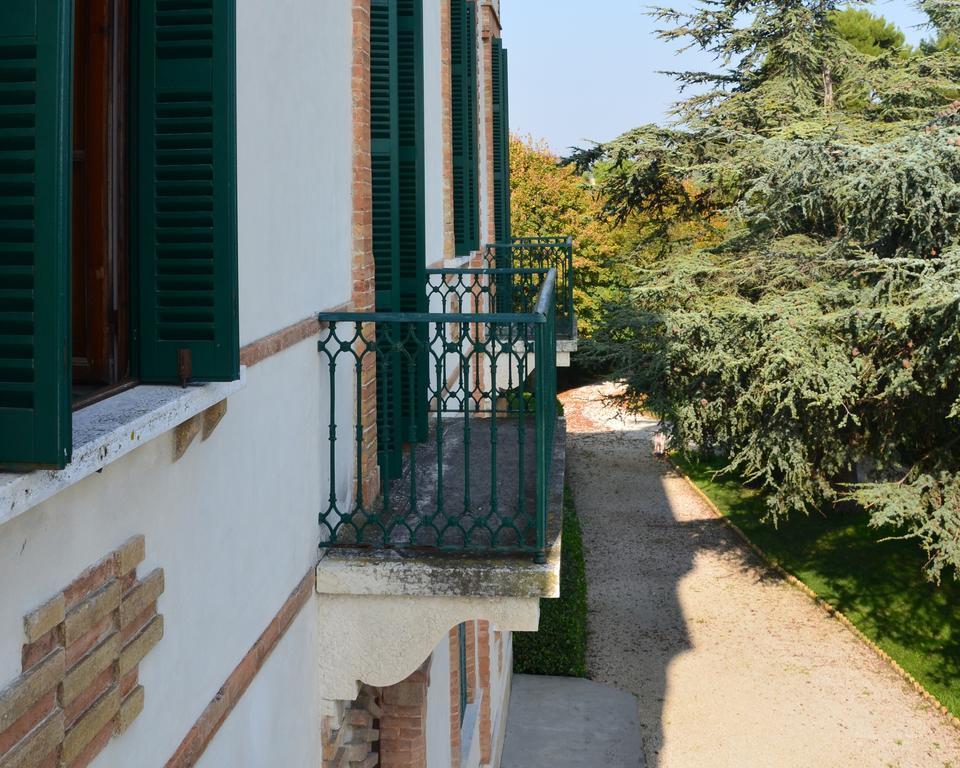Villa Montanari Rosati Porto San Giorgio Buitenkant foto