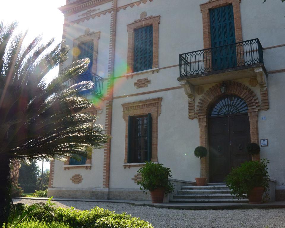 Villa Montanari Rosati Porto San Giorgio Buitenkant foto